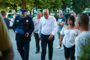 Zbor građana u MZ Hajdukovo povodom (bezbednosne) situacije sa migrantima