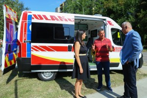 Uručenje sanitetskog vozila Službi hitne medicinske pomoći