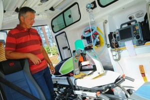 Uručenje sanitetskog vozila Službi hitne medicinske pomoći