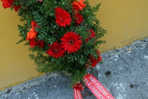 Polaganje venca na spomen ploči žrtvama fašističkog terora u Žutoj kući