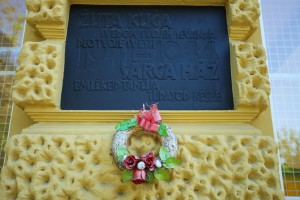 Polaganje venca na spomen ploči žrtvama fašističkog terora u Žutoj kući