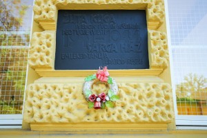 Polaganje venca na spomen ploči žrtvama fašističkog terora u Žutoj kući