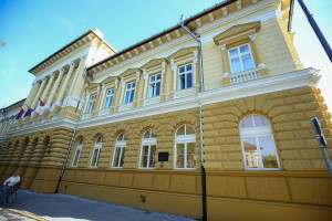 Polaganje venca na spomen ploči žrtvama fašističkog terora u Žutoj kući