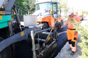 Obilazak radova na izgradnji kolovoza u Ulici Ernea Kiša