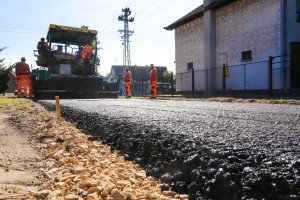 Obilazak radova na izgradnji kolovoza u Ulici Ernea Kiša