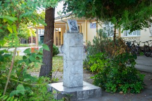 Polaganje venaca kod postamenta Jovanu Mikiću Spartaku