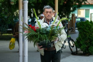 Polaganje venaca kod postamenta Jovanu Mikiću Spartaku
