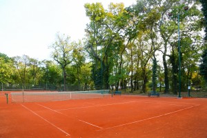 Puštanje u rad reflektora na teniskim terenima