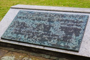 Polaganje venaca na spomenik "Balada vešanih"