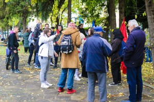 Polaganje venaca na spomenik "Balada vešanih"