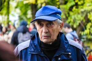 Polaganje venaca na spomenik "Balada vešanih"