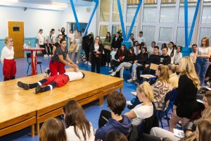 Javni čas - pružanje prve pomoći sa realističnim prikazom povreda i stanja