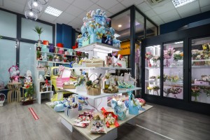 "Balooni Tornado" - sve vrste dekoracija, poklona, cvetnih aranžmana, balona i mnogo čega drugog na jednom mestu