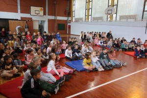 Učenici nižih razreda OŠ "Kizur Ištvan" u kvizu poznavanja saobraćajnih propisa