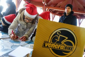 XXIV Trka Deda Mrazeva uz obalu jezera Palić