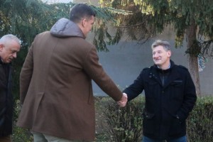 Državni sekretar Kešelj i gradonačenik Bakić uručuju donacije za podmladak FK "Bikovo"