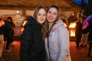 Badnji dan - obred, loženje badnjaka i kulturno-umetnički program