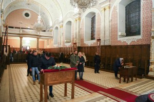 Badnji dan - obred, loženje badnjaka i kulturno-umetnički program