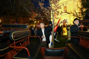 Badnji dan - obred, loženje badnjaka i kulturno-umetnički program