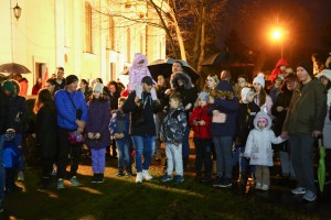 Badnji dan - obred, loženje badnjaka i kulturno-umetnički program