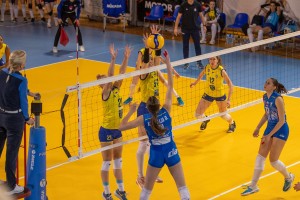 Odbojka (Ž): Spartak - Radnički Beograd