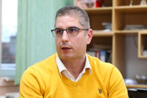 Fudbaler Savo Pavićević posetio učenike u aleksandrovačkoj osnovnoj školi