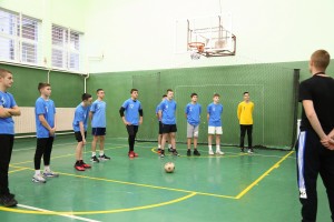 Fudbaler Savo Pavićević posetio učenike u aleksandrovačkoj osnovnoj školi