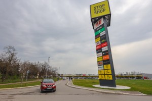 "STOP SHOP" - program u okviru proslave osam godina postojanja