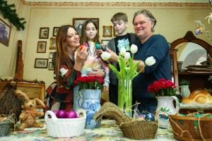 Obeležavanje Uskrsa kod porodice Gabrić u Hajdukovu