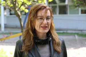 Skulptura "Grupa" ispred Dečjeg dispanzera