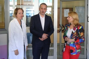 Uručenje poklona bebama rođenim na 8. maj - Dan Crvenog krsta