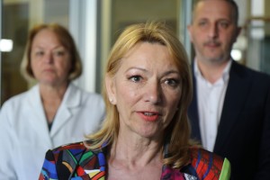 Uručenje poklona bebama rođenim na 8. maj - Dan Crvenog krsta