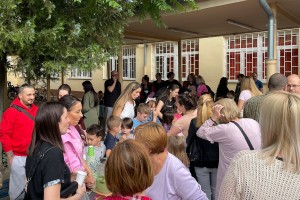 Humanitarni bazar osnovaca u "Mikiću"