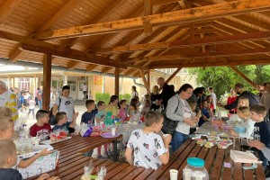 Humanitarni bazar osnovaca u "Mikiću"