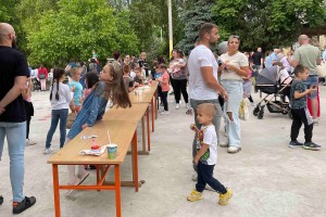 Humanitarni bazar osnovaca u "Mikiću"