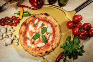 Napolitana pica po originalnoj recepturi i najkvalitetnjim sastojcima