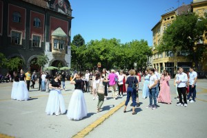 Ples maturanata na Trgu