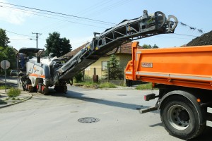 Obilazak radova na proširenju i asfaltrianju Ulice Kizura Ištvana