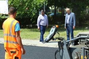 Obilazak radova na proširenju i asfaltrianju Ulice Kizura Ištvana
