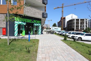 "Univerexport" prodavnica na Prozivci (Osmog marta 20)