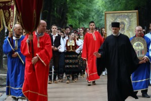 Svečanom litijom kroz grad danas je obeležen Spasovdan