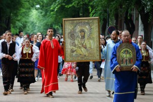 Svečanom litijom kroz grad danas je obeležen Spasovdan