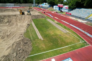 Postavljanje hibridne podloge na glavnom terenu Gradskog stadiona
