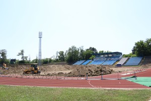 Postavljanje hibridne podloge na glavnom terenu Gradskog stadiona