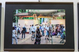 Izložba fotografija Damira Vujkovićа napravljenih tokom prošlogodišnjeg Festivala evropskog filma na Paliću