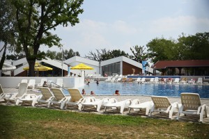 Premijerka APV Gojković, predsednik Skupštine APV Juhas i gradonačelnik Subotice Bakić u obilasku akva parka