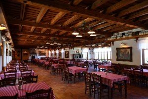 Ministar Memić i sekretar Ivanišević u poseti salašu Zvonko Bogdan