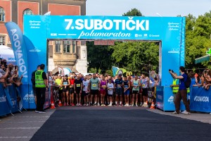 7. Subotički polumaraton - početak trke i trkači