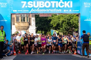 7. Subotički polumaraton - početak trke i trkači