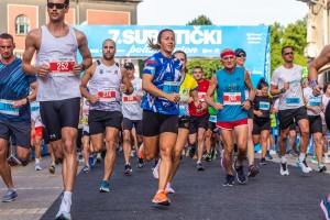 7. Subotički polumaraton - početak trke i trkači